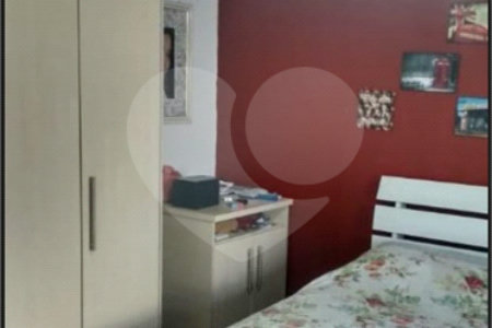Casa à venda com 3 quartos, sendo 1 suíte,  no Centro, Poá, SP