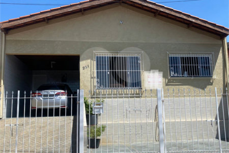 Casa à venda com 3 quartos, sendo 1 suíte, em Jardim Alvinópolis, Atibaia, SP