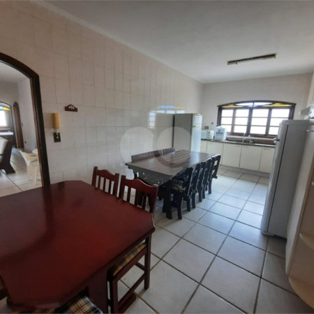 Casa à venda com 3 quartos, sendo 1 suíte,  em Jardim Aruan, Caraguatatuba, SP
