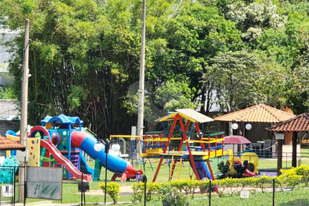 Casa à venda com 3 quartos, sendo 1 suíte,  no condomínio Vinhas da Vista Alegre - Lado Sede, Vinhedo - SP