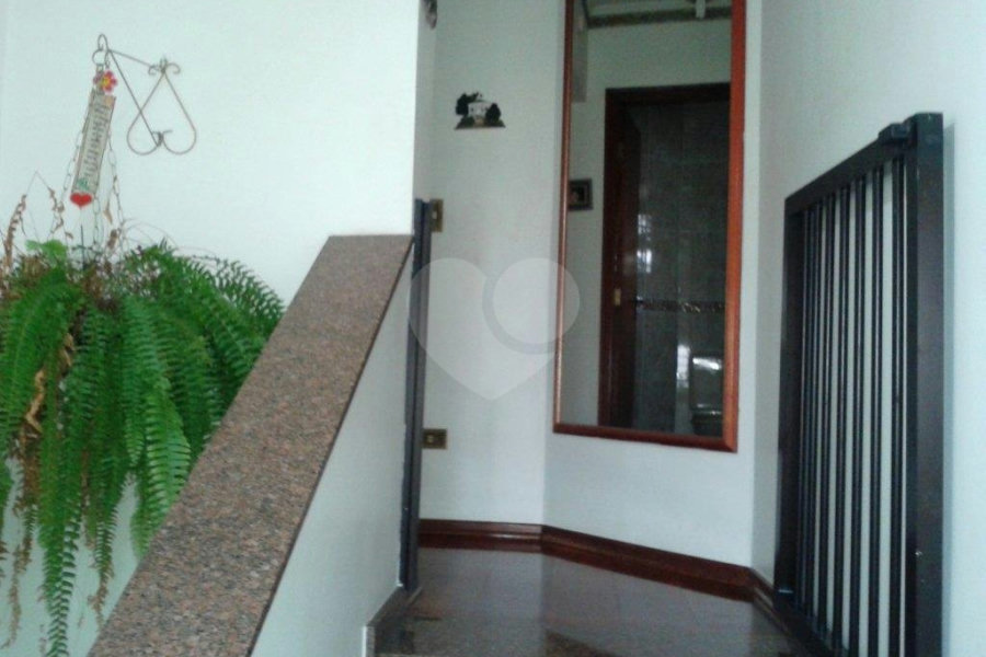 Casa Térrea à venda ou para alugar com 4 suítes em Jardim Floresta, São Paulo, SP
