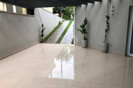 Casa à venda com 3 quartos, sendo 1 suíte, no condomínio Alpes de Vinhedo, Vinhedo - SP