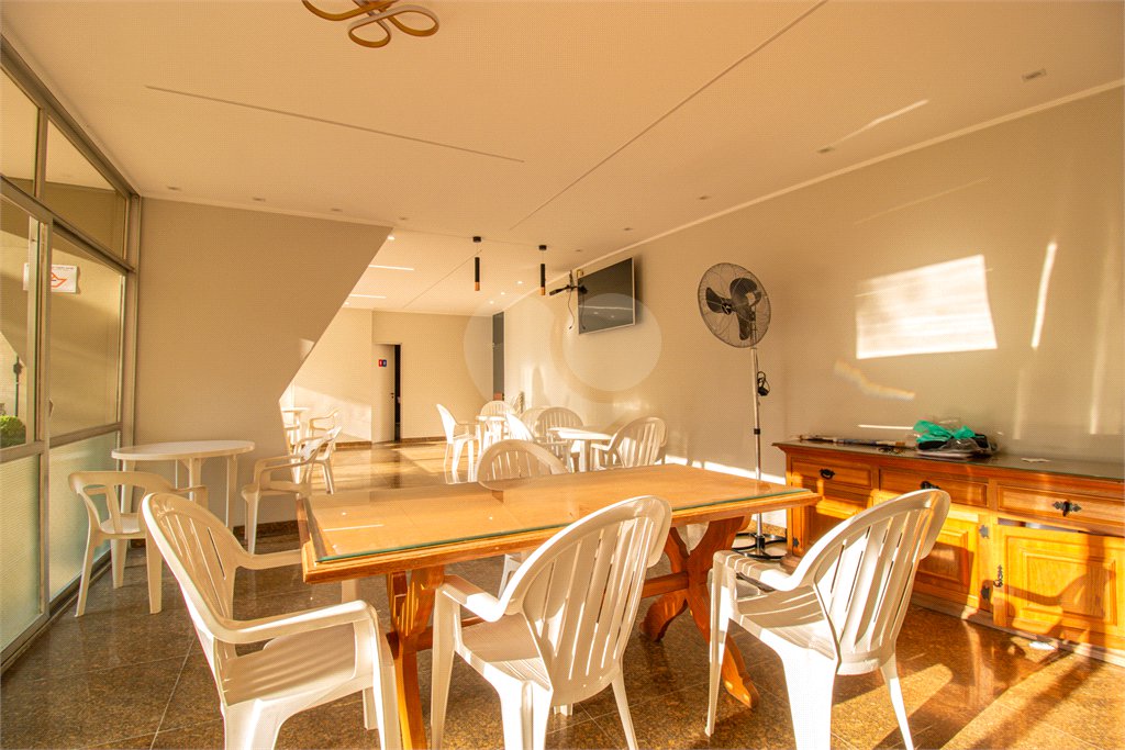 Apartamento à venda com 3 quartos, sendo 1 suíte, em Campo Belo, São Paulo, SP