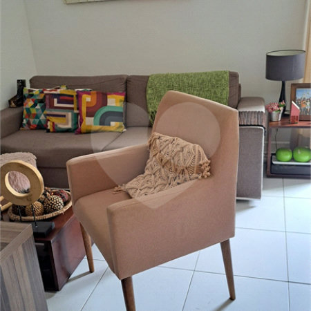 Casa à venda com 3 quartos, sendo 1 suíte,  no condomínio Moradas do Horto, São Paulo - SP