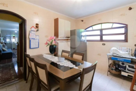 Casa à venda com 3 quartos, sendo 2 suítes,  em Jardim Santa Mena, Guarulhos, SP