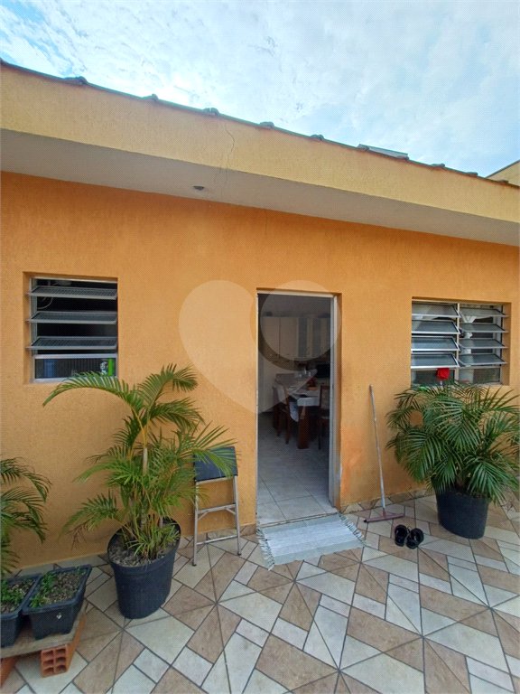 Casa à venda com 3 quartos, sendo 1 suíte,  em Jardim Santa Mônica, São Paulo, SP