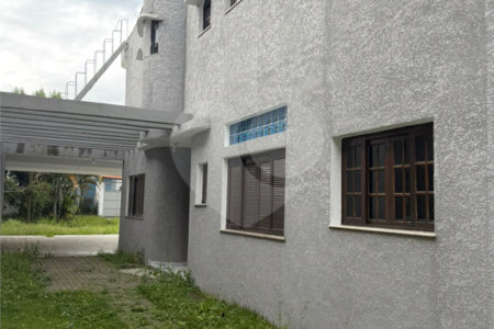 Casa à venda com 3 quartos, sendo 1 suíte, em Chácara Primavera, Suzano, SP