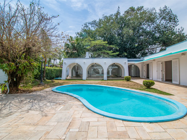 Casa Térrea à venda com 5 quartos, sendo 2 suítes,  em Jardim Marajoara, São Paulo, SP