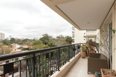 Apartamento à venda com 4 quartos, sendo 2 suítes,  em Alto de Pinheiros, São Paulo, SP