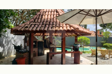 Casa à venda com 4 quartos, sendo 3 suítes, em Interlagos, São Paulo, SP