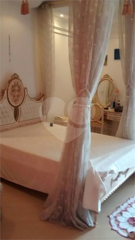 Sobrado à venda com 3 quartos, sendo 2 suítes, em Horto, São Paulo, SP
