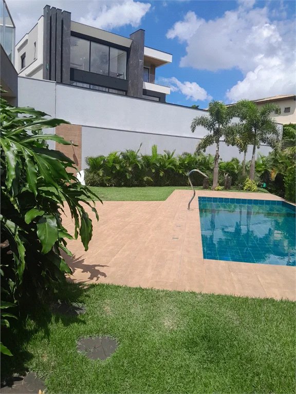 Casa à venda com 3 suítes em Moinho Velho, Cotia, SP