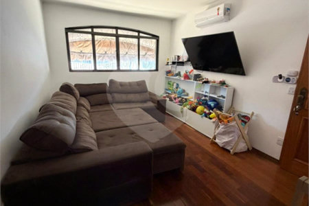 Sobrado à venda com 4 quartos, sendo 1 suíte,  em Jardim Santa Rosa, Araraquara, SP