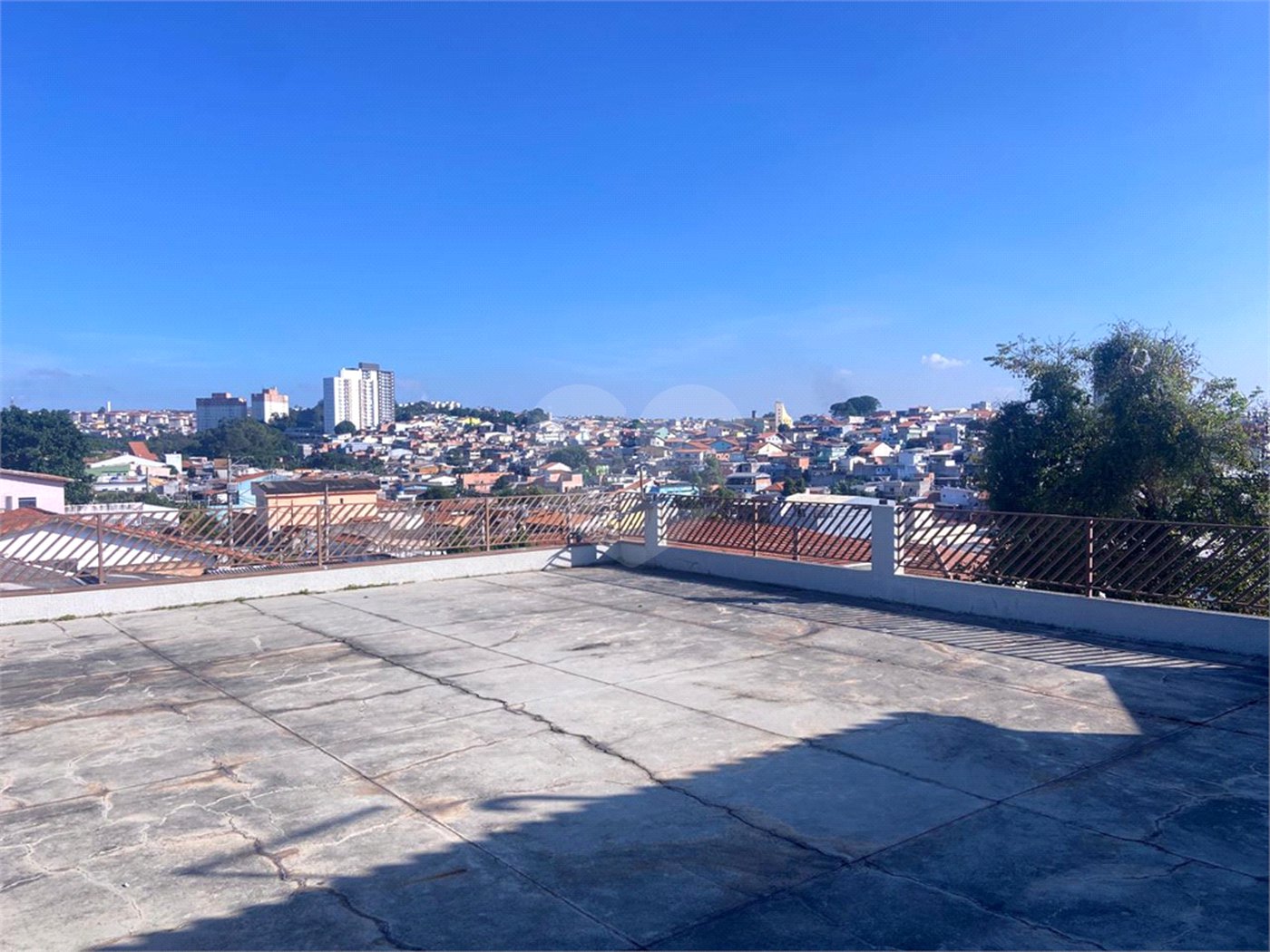 Sobrado à venda com 3 quartos, sendo 1 suíte,  em Jardim Selma Helena, Poá, SP