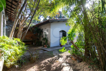 Casa à venda com 4 quartos, sendo 1 suíte, em Campo Belo, São Paulo, SP