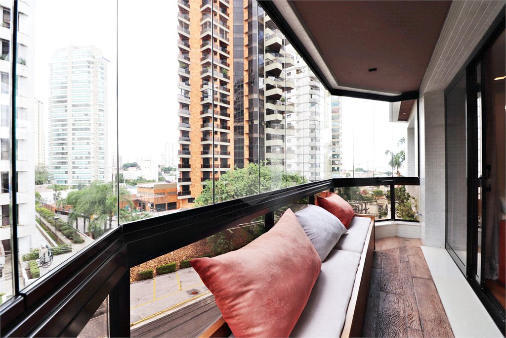 Apartamento à venda com 5 quartos, sendo 2 suítes, em Santana, São Paulo, SP