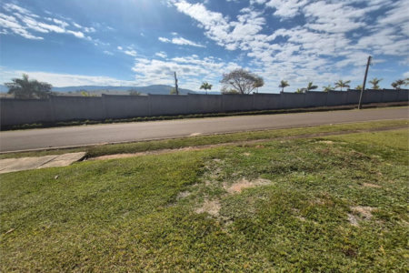 Chácara com 3 dormitórios à venda, 1200 m² por R$ 870.000,00 - Condomínio Ninho Verde II - Pardinho/SP
