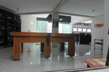 Casa de Alto Padrão com 5 Suítes e Lazer Completo– Guarujá