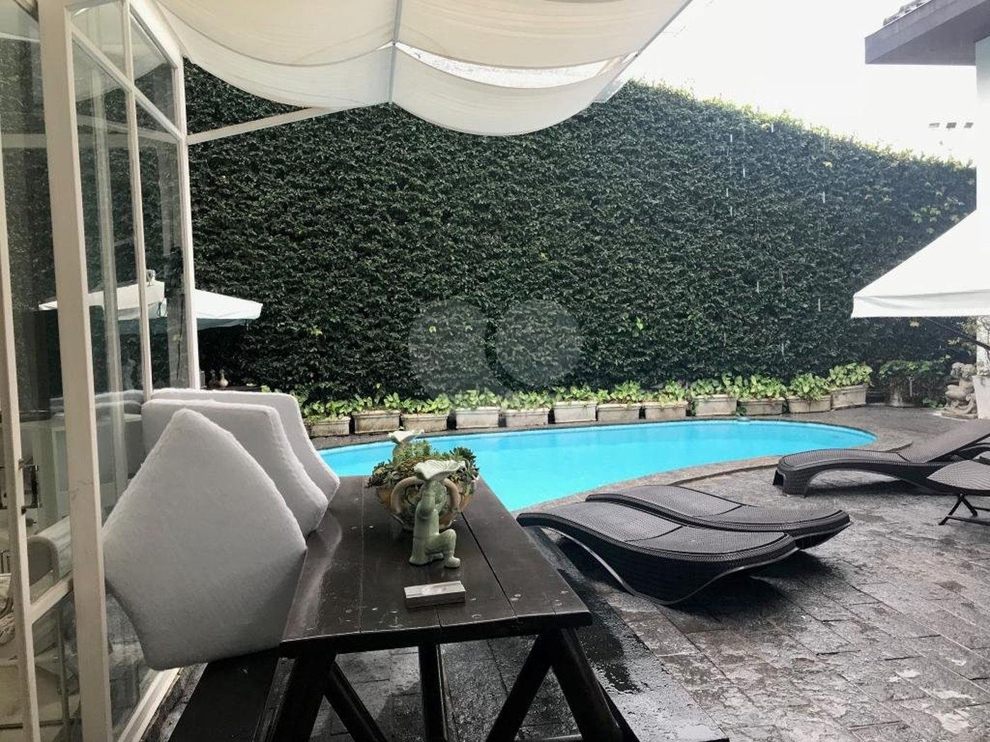 Casa à venda com 5 quartos, sendo 2 suítes,  em Jardim Everest, São Paulo, SP