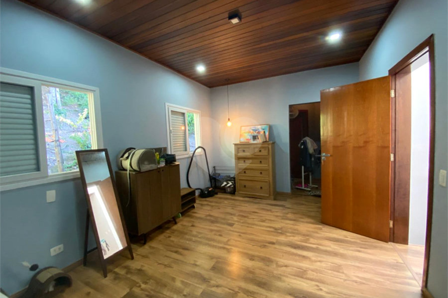 Casa à venda com 4 suítes no condomínio Alpes da Cantareira, Mairiporã - SP