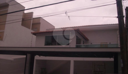 Sobrado à venda com 2 suítes em Vila Irmãos Arnoni, São Paulo, SP