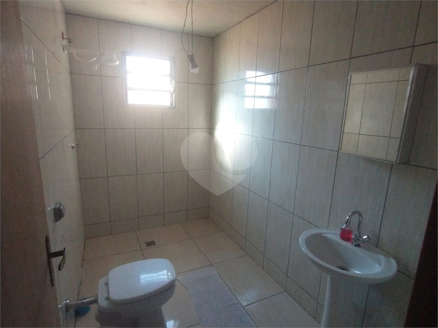 Sobrado à venda com 4 quartos em Jardim Alvinópolis II, Atibaia, SP