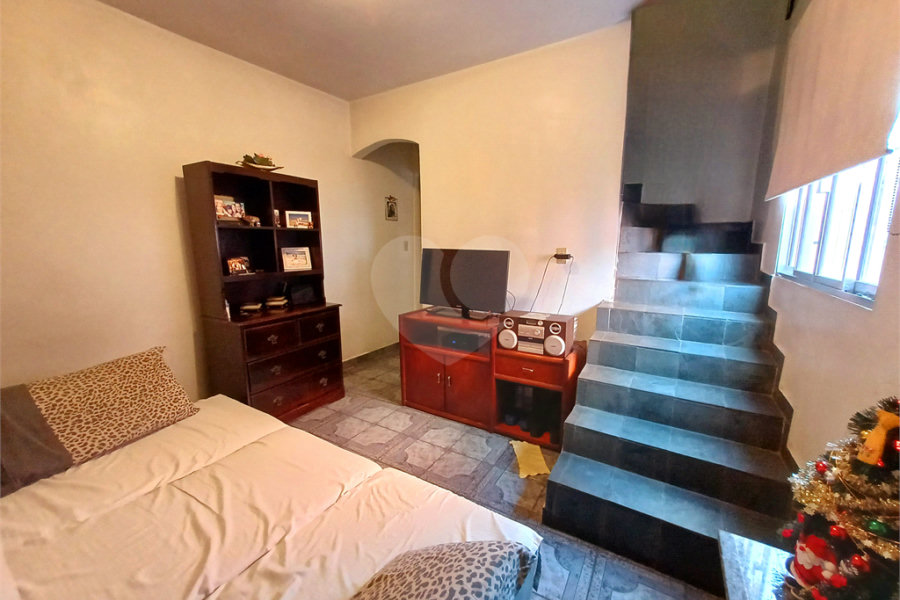 Casa à venda com 4 quartos, sendo 1 suíte, em Vila Paulicéia, São Paulo, SP