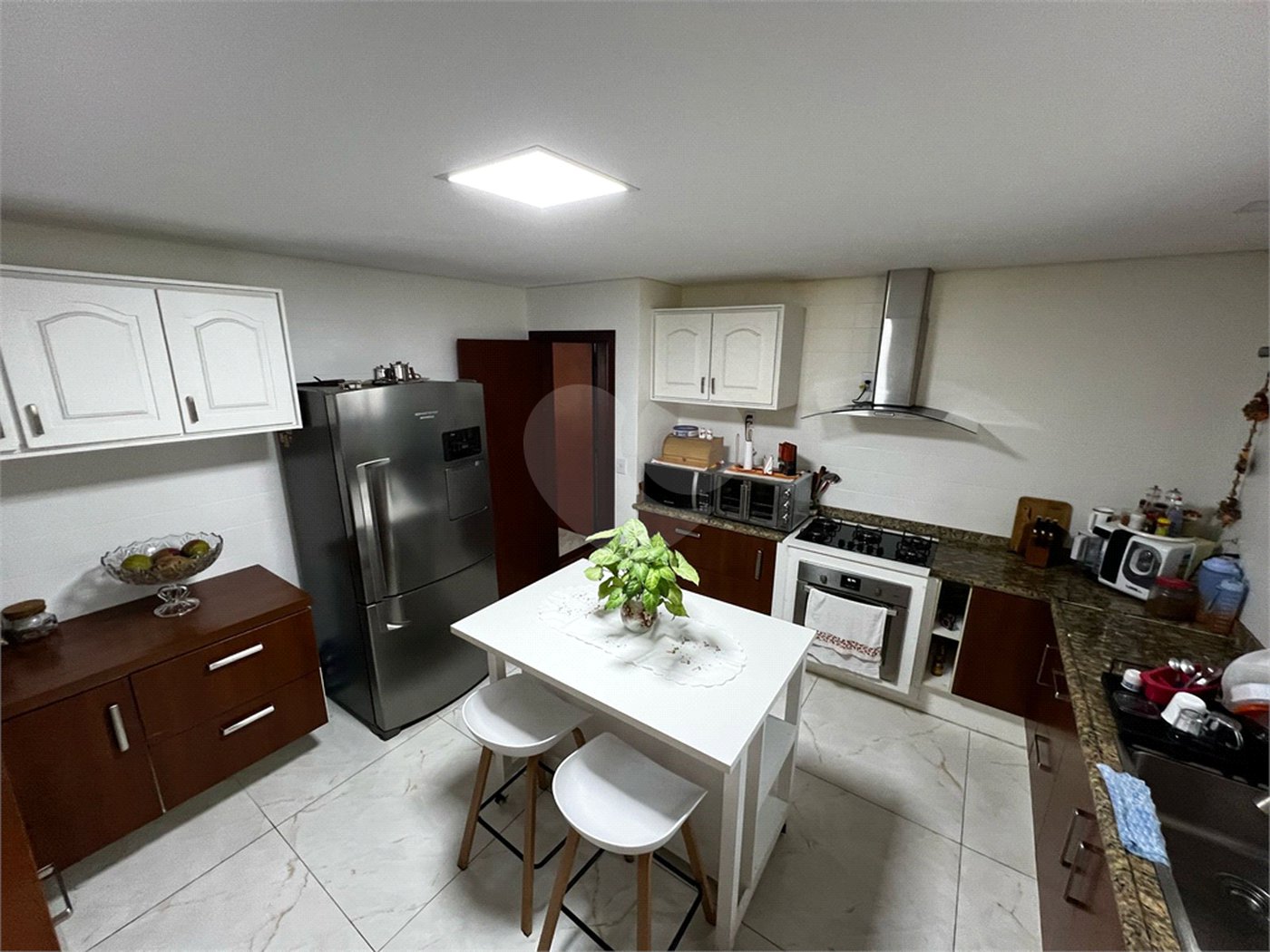 Casa à venda com 3 suítes em Vila Oliveira, Mogi das Cruzes, SP