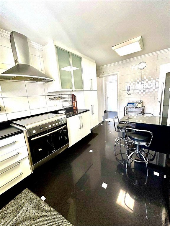 Apartamento à venda com 3 quartos, sendo 1 suíte, em Vila Regente Feijó, São Paulo, SP
