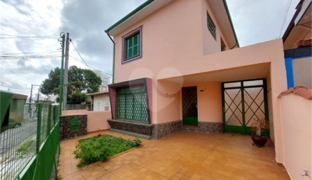 Sobrado à venda com 3 quartos em Vila Gumercindo, São Paulo, SP