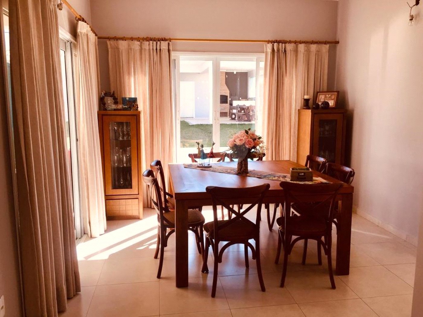 Casa à venda com 3 suítes no condomínio Portal do Sabiá, Araçoiaba da Serra - SP