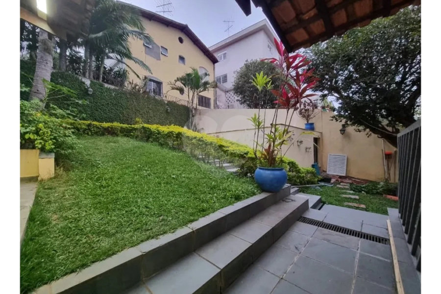Casa Térrea à venda com 3 quartos, sendo 2 suítes, em Horto Florestal, São Paulo, SP
