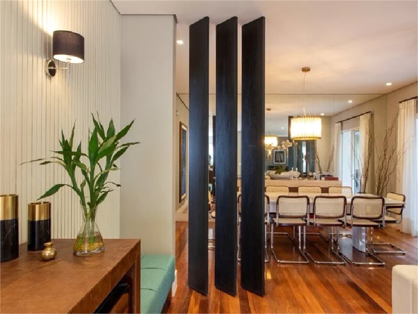 Casa à venda com 4 suítes no condomínio Outeiro, São Paulo - SP