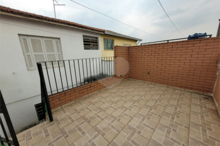 Sobrado à venda com 2 quartos em Jardim Mangalot, São Paulo, SP