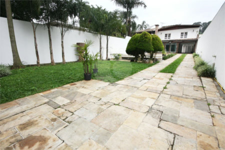 Sobrado à venda com 4 quartos, sendo 2 suítes,  em Alto da Boa Vista, São Paulo, SP