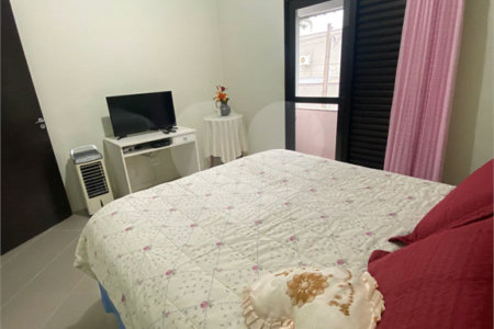 Casa Térrea à venda com 4 quartos, sendo 1 suíte,  em Vila Oliveira, Mogi das Cruzes, SP