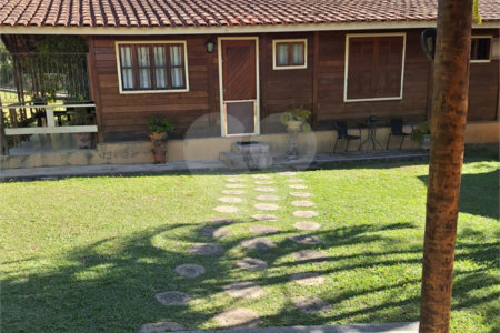 Casa em condomínio à venda com 4 quartos, sendo 2 suítes, no Centro, Bom Jesus dos Perdões, SP