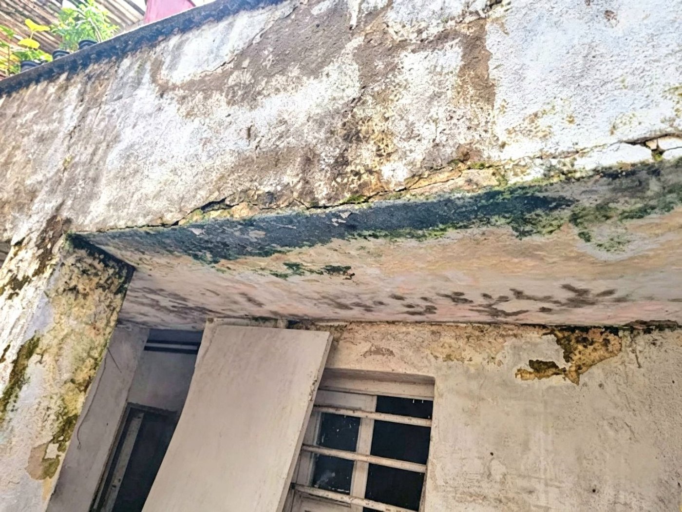 Casa com 3 dormitórios à venda, 119 m² por R$ 689.000,00 - Pompéia - Santos/SP