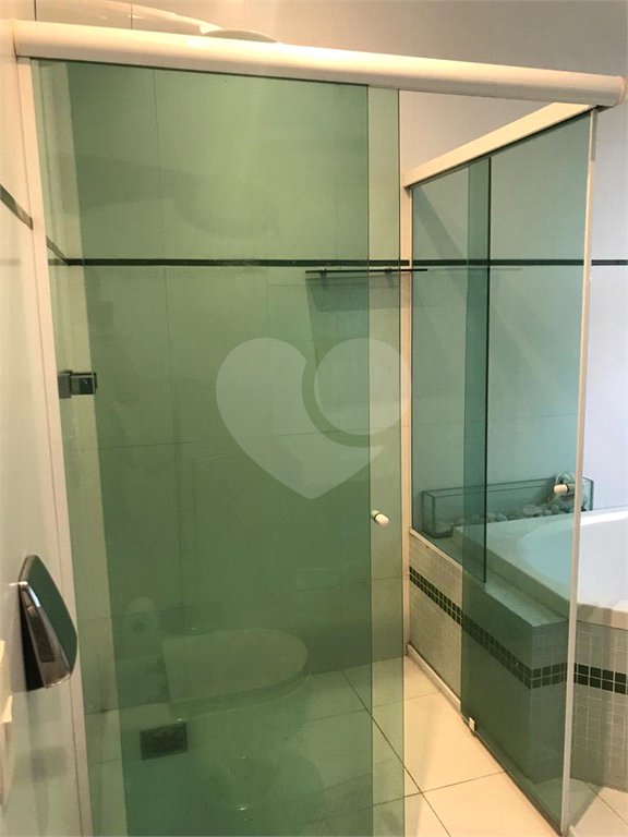 Casa à venda com 5 quartos, sendo 3 suítes, no condomínio Mansões da Prata, Rio de Janeiro - RJ