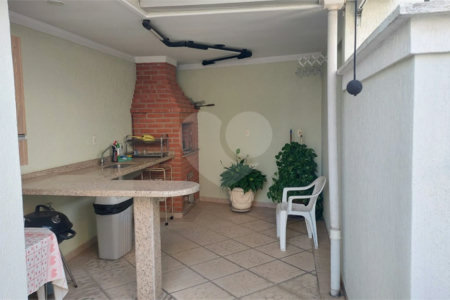 Casa à venda com 3 suítes no condomínio Itapuã XI, São Paulo - SP