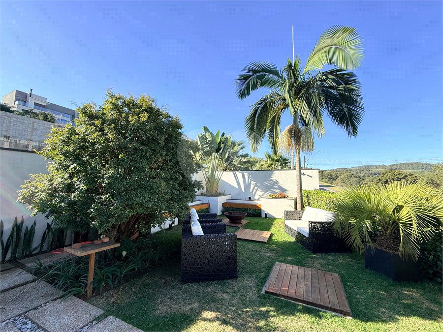 Casa à venda ou para alugar com 4 suítes no condomínio Campo de Toscana, Vinhedo - SP