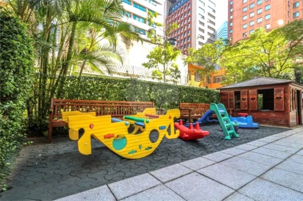 Apartamento para alugar com 3 quartos, sendo 1 suíte, em Vila Olímpia, São Paulo, SP
