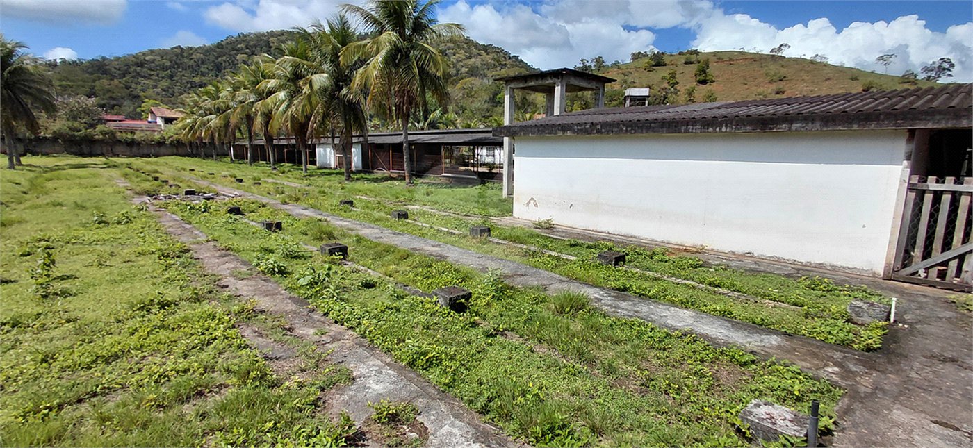 Terreno à venda com 3 suítes em Bazílio, Rio Bonito, RJ