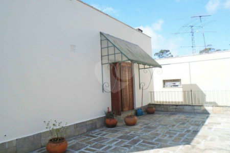 Sobrado à venda com 5 quartos, sendo 4 suítes, em Granja Julieta, São Paulo, SP