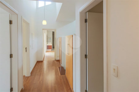Casa em condomínio à venda com 4 quartos, sendo 2 suítes, em Alto da Boa Vista, São Paulo, SP