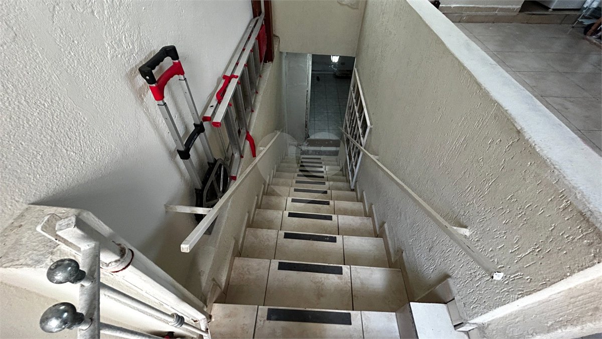 Sobrado à venda com 3 quartos, sendo 2 suítes, em Cidade São Francisco, São Paulo, SP