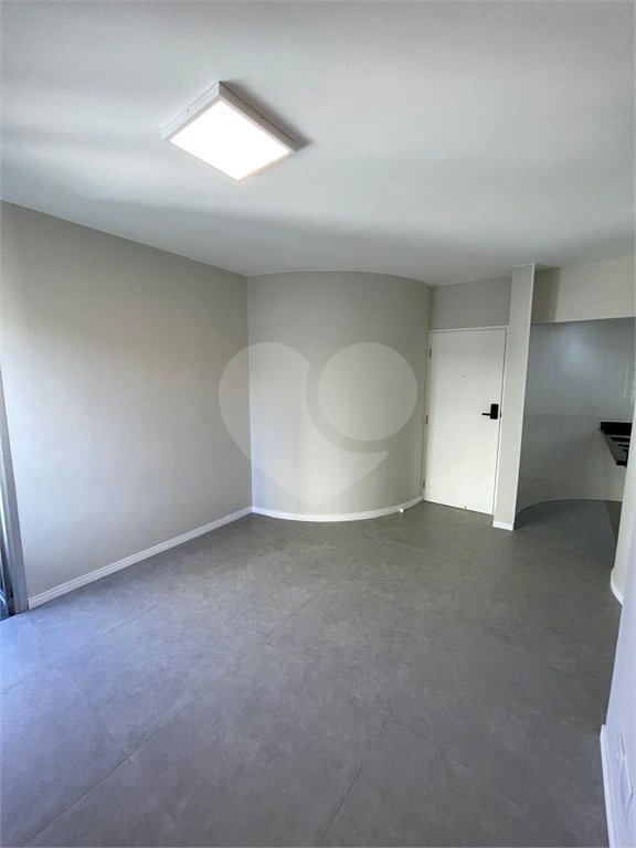 Flat à venda com 1 suíte em Liberdade, São Paulo, SP