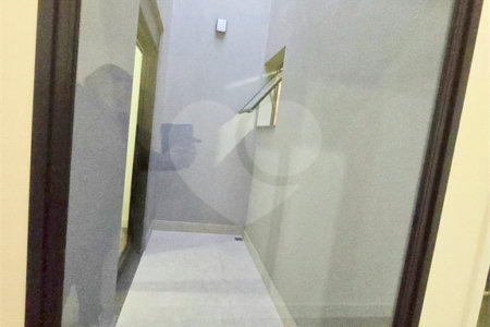 Sobrado à venda com 4 quartos, sendo 2 suítes,  em Vila Monumento, São Paulo, SP