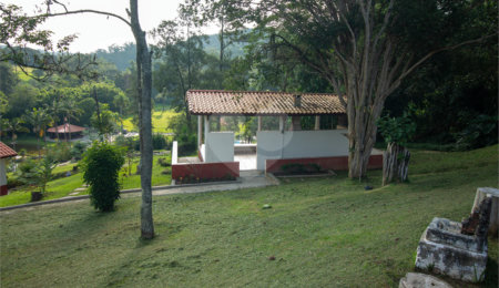 Sítio à venda com 14 quartos, sendo 4 suítes,  em Gabriel Piza, São Roque, SP