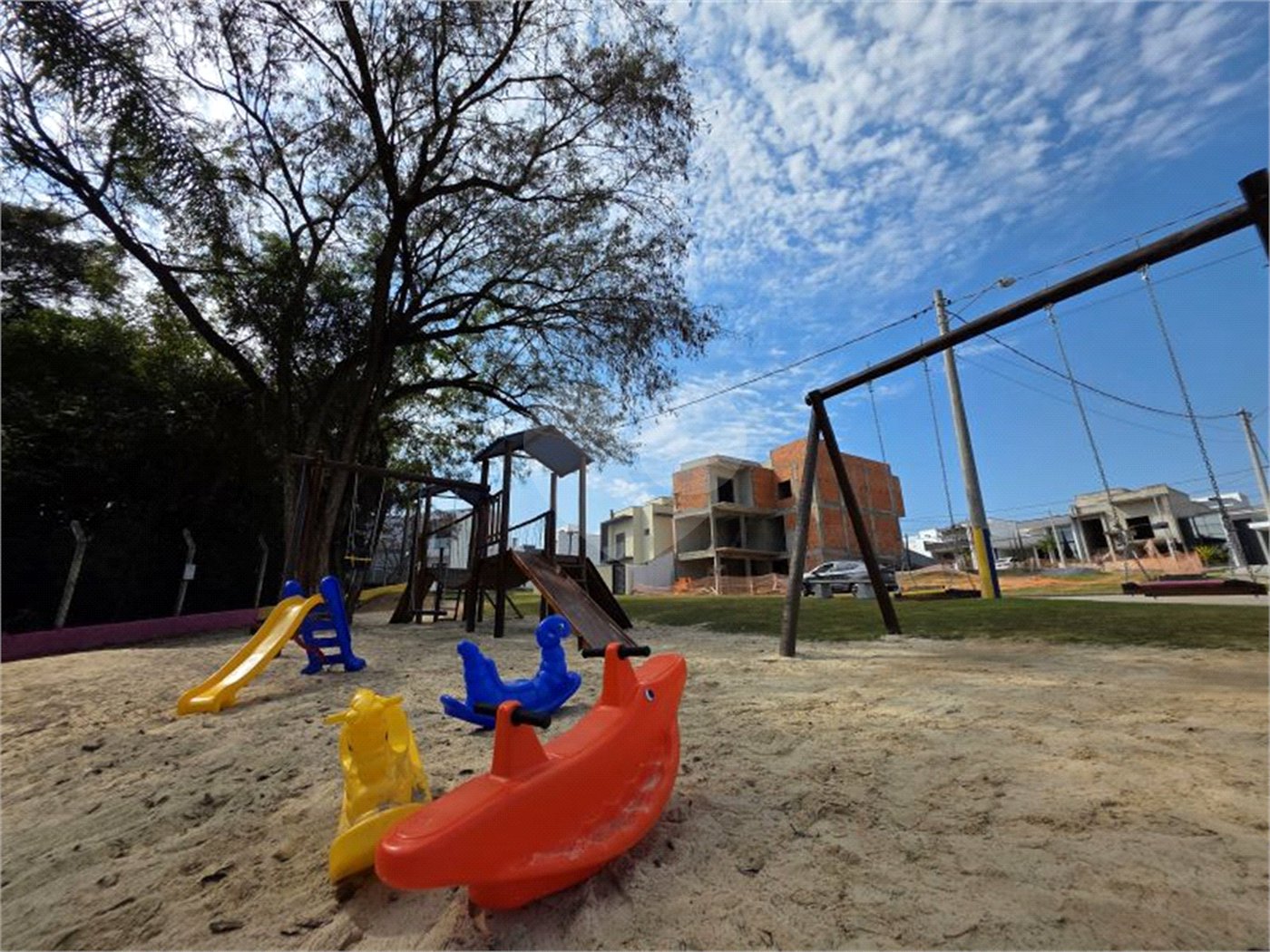 Casa à venda com 3 quartos, sendo 1 suíte,  no condomínio Jardim Residencial Villagio Ipanema I, Sorocaba - SP